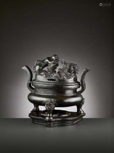 A LARGE BRONZE TRIPOD CENSER AND COVER, MING