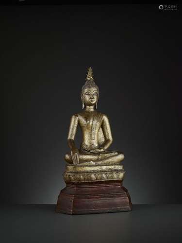 A GILT BRONZE STATUE OF BUDDHA SHAKYAMUNI