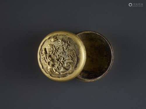 A GILT BRONZE INCENSE BOX AND COVER, MING