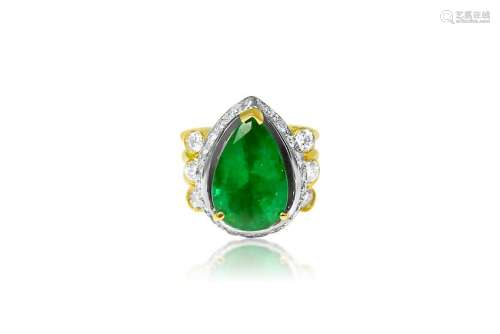 18K Made In Italy Emerald Diamond Cocktail Ring