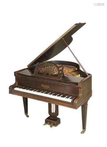 GAVEAU à Paris.- Piano crapaud en placage de bois exotique à sept octaves [...]