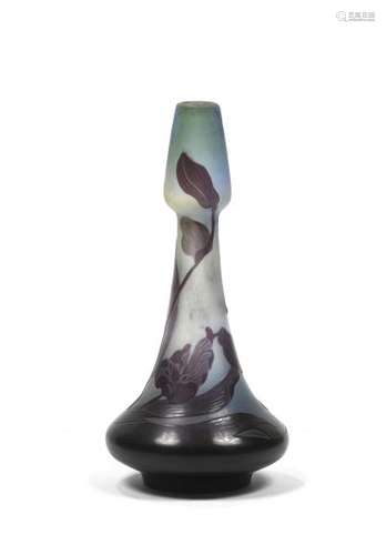 Emilel GALLE (1876-1904).- Vase soliflore à col tubulaire renflé en verre [...]