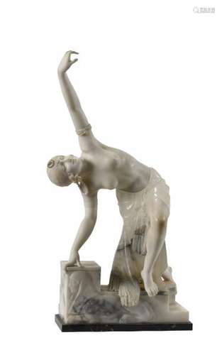 POZZI (XXe).- Danseuse orientaliste.- Grand sujet en marbre et albâtre sculpté [...]