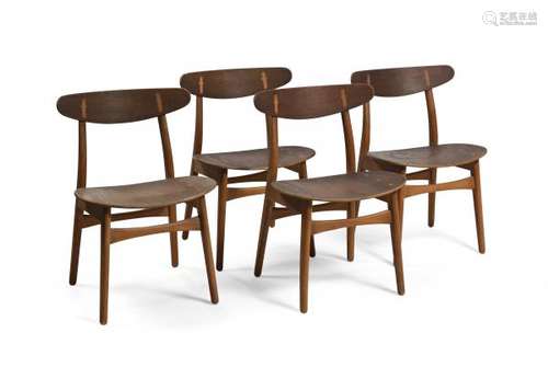 Hans WEGNER (1914-2007). - Suite de quatre chaises en bois exotiques modèle [...]