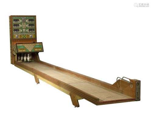 FORMICA.- Bowling de salle de jeux mécanisé et électrifié pour six joueurs en [...]