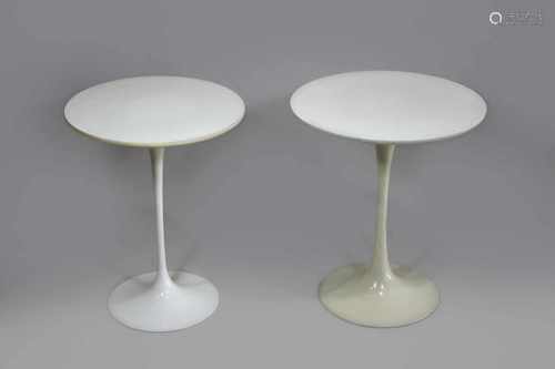 Zwei Knoll-Tulip-Design Beistelltische, Designklassiker von Eero Saarinen (1910 Finnland - 1961