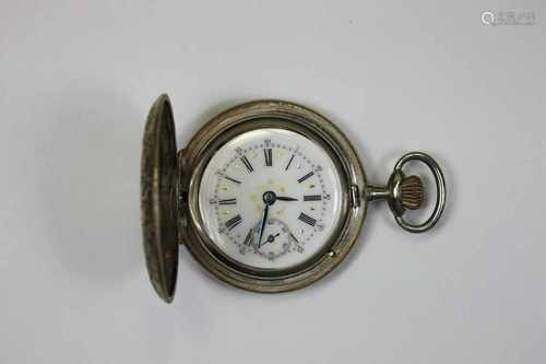 Taschenuhr, Silber, 19. Jh., Gehäuse mit Käfern geschmückt, Durchm.: 5 cm., Funktion ungeprüft.