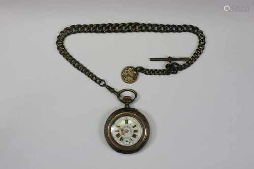 Taschenuhr, Silber, 19. Jh., mit Kette, Werk ungeprüft, Durchm.: 4,5 cm, Kettenlänge: 30 cm.