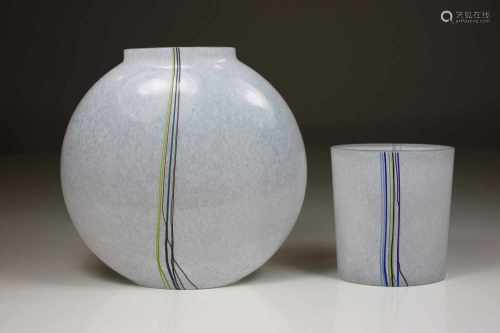 Zwei Vasen, Kosta Boda, Schweden, Modell: Rainbow, Entwurf: Bertil Vallien, mundgeblasenes Glas