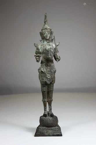 Bronze, Thailand ? 19. Jh., stehende Figur mit Schwert, wohl Manjushri, H.: 36 cm.