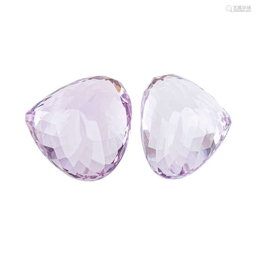 Kunzite (2), 39,57 ct. (21.58 + 17.99 ct.),Tropfenschliff.Kunzite (2), 39.57 ct total (21.58 + 17.98