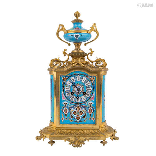 PENDULE IM LOUIS XVI-STILFrankreich, Ende 19.Jh., Bronze, vergoldet sowie polychrom gestaltete