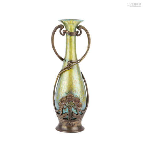 JOHANN LÖTZ WITWE, SELTENE JUGENDSTIL GLASVASEAnf. 20. Jh., farbloser Glaskorpus, feines