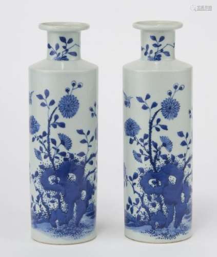 Paire de vases rouleaux, Chine, fin dynastie Qing (1644-1912) - Porcelaine [...]