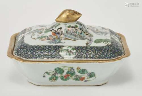 Terrine famille verte, Chine, XIXe s - Porcelaine émaillée polychrome à décor de [...]