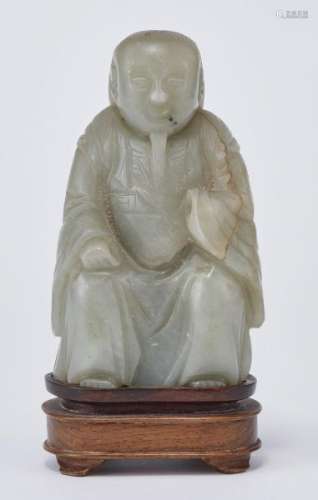 Personnage assis, Chine, XIXe s - Jade, H 12 cm -
