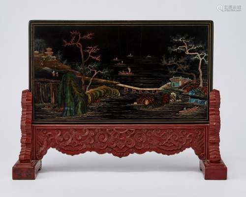 Ecran de table, Chine, dynastie Qing (1644-1912) - Bois laqué noir à décor [...]