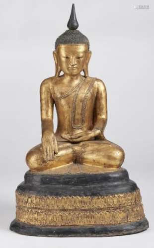 Bouddha Maravijaya, Birmanie, XIXe s - Laque sèche et dorure, H 92 cm -