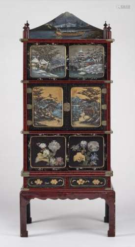 Cabinet, Chine, époque République - Bois laqué et polychrome à décor de scènes [...]