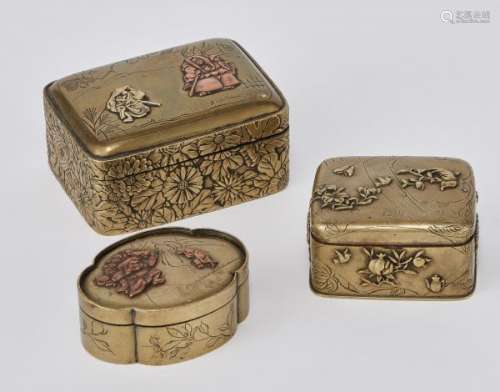 Ensemble de trois boîtes, Japon, époque Meiji (1868-1912) - Bronze doré à décor [...]