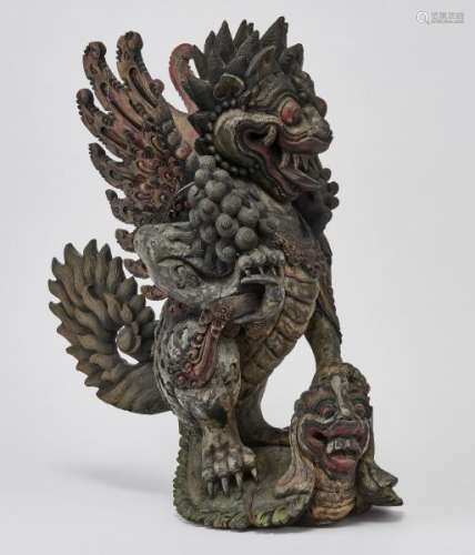 Dragon, Asie du Sud-Est, XXe s  - Bois sculpté en ronde-bosse et polychromie, H 47 cm -
