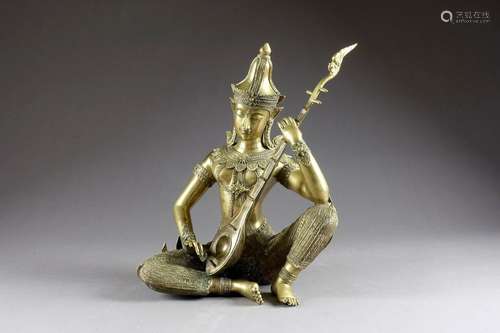 Musicien assis. Statuette en bronze. Thaïlande. Ha…