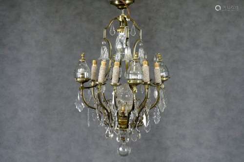 Lustre Cage Louis XVI. Eclairant par une couronne …