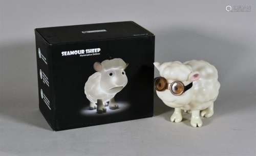 Seamour Sheep, 2006 Art toy édité par Seven's Heav…
