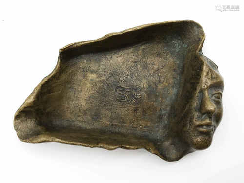 UNUSUAL BRONZE PIN TRAY WITH HALF FACE