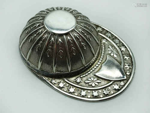 WHITE METAL TEA CADDY SPOON IN THE SHAPE OF THE JOCKEY CAP