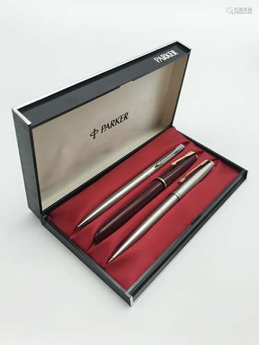 PARKER PENS SET INCLUDING ONE WITH 14K GOLD NIB