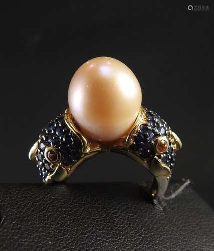 Jolie bague en or jaune, 750 MM, ornée d'une perle…