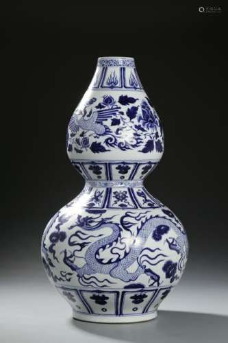 Large Chinese Blue and White Double Gourd Vase