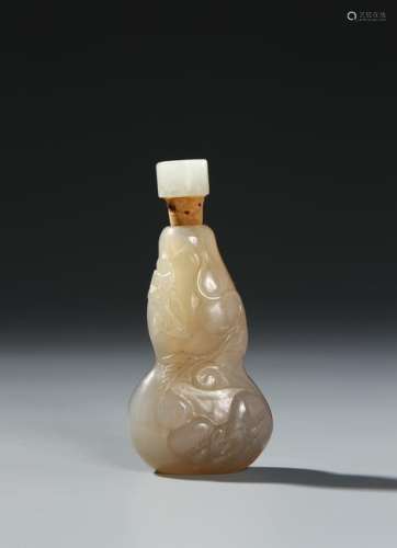 Chinese Hetian Jade Double-Gourd Snuff Bottle