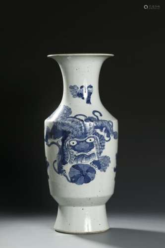 Chinese Blue and White 'Dragon' Vase