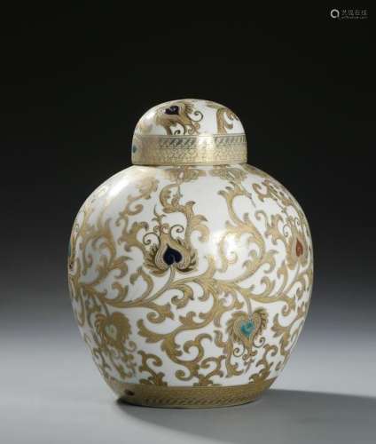 Chinese Export Enamel Porcelain Jar and Cover