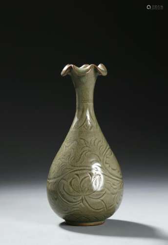 Rare Yaochou Celadon Carved Yuhuchun Vase