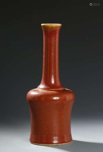 Chinese Peachbloom-Glazed Mallet Vase