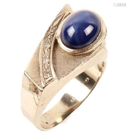 MEN`S 14K WHITE GOLD DIAMOND & STAR SAPPHIRE RING