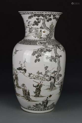 Chinese Famille Rose Vase