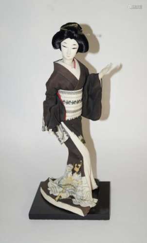 JapaneseAntiquesDoll-H.39cm.Elegantmiddle-agedwomanwithbrownkimono.[...]