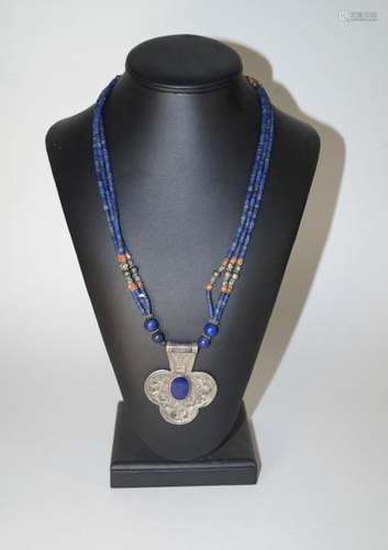 AfricanArtNecklace,NorthAfrica-L.36cm.Silverpendantwithlapislazuli[...]