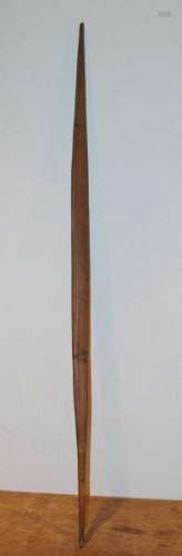 AfricanArtWoodThrowingWeapon-L.93cm.Lightwood.Inoneplacecoatedand[...]
