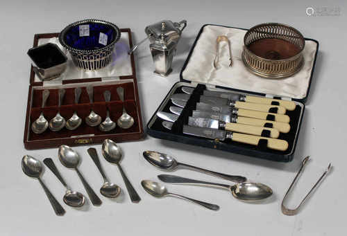 A George V silver three-piece condiment set of square tapering form, Birmingham 1931 by Mappin &