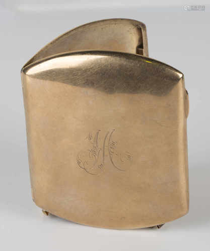 A 9ct gold curved rectangular cigarette case, monogram engraved, Birmingham 1910 by Henry