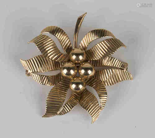 A 9ct gold brooch in a bead and leaf design, width 4.5cm.Buyer’s Premium 29.4% (including VAT @ 20%)