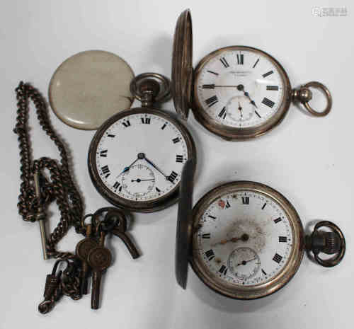 A silver keyless wind half-hunting cased gentleman's pocket watch with a gilt jewelled movement,