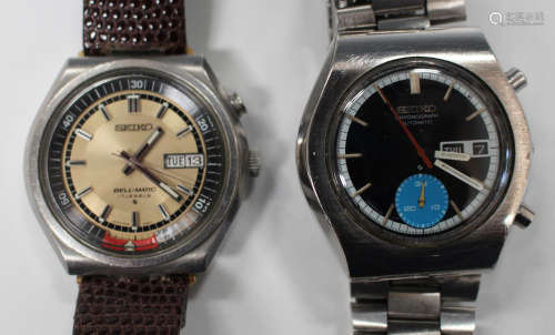 A Seiko Bell-Matic steel gentleman's wristwatch, the signed two-tone dial with inner baton hour