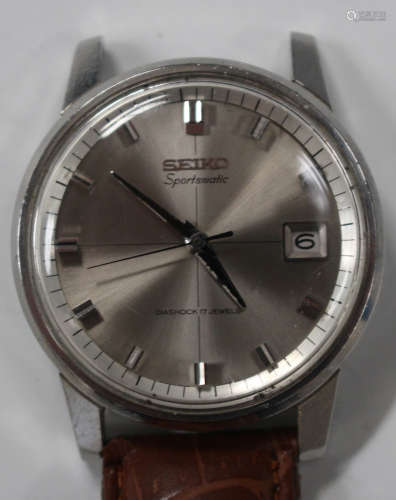 A Seiko Sportsmatic stainless steel cased gentleman's wristwatch, the signed jewelled movement