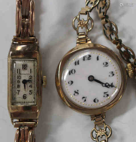 A Rolco 9ct gold rectangular cased lady's wristwatch, the jewelled movement detailed 'Swiss Made',